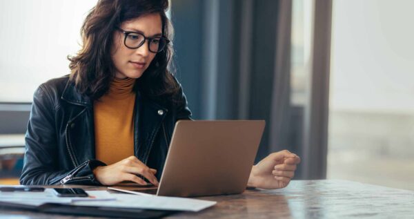 Asian,Woman,Working,Laptop.,Business,Woman,Busy,Working,On,Laptop